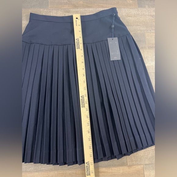 ommy Hilfiger Navy Pleated Tennis Skirt - Picture 4 of 8